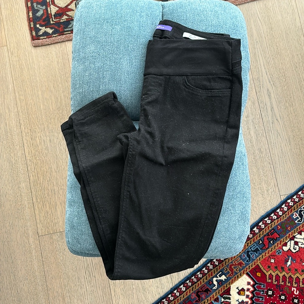 Like new Seraphine maternity black skinny jeans size 6us